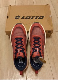 全新樂途新款休閒跑鞋，網面透氣，柔軟鞋底防滑耐磨，男女運動鞋 Size EU43. ( The brand new Lotto casual running shoes feature a breat