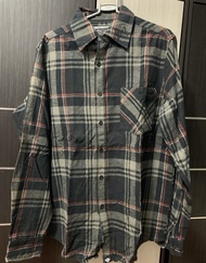 Kemeja flannel TAPOUT