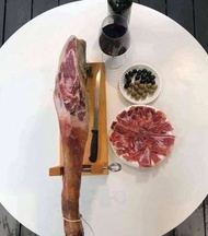 Loại ngon đặc biệt (Đùi lợn đen Iberico Espana 5kg nguyên chiếc hảo hạng)