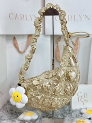 กระเป๋า Carlyn รุ่น cozy glaze ของแท้จากช็อปเกาหลี มีของพร้อมส่ง