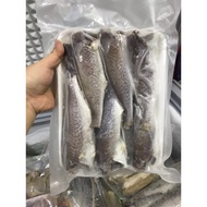 (District 6) Dried croaker fish in 1 sun, size 8-10 fish for the day who don't know what to eat, add