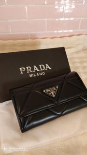 Prada Milano 黑色菱格紋長銀包