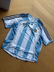 全新adidas originals × KITH x MESSI 三方聯名 阿根廷球迷版復古球衣adidas originals × KITH x MESSI球衣