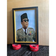 Wall decoration IR Soekarno photo frame Size 65x45 Plus frame
