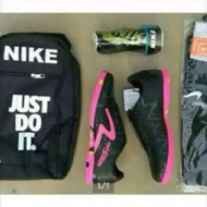 sepatu olahraga futsal hitam sol pink