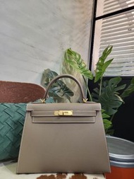 HERMES KELLY 28 EPSOM 28 SHOULDER BAGS GHW, ETOUPE / CC18 / 2023 B