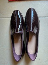 Clarks 漆皮樂福鞋