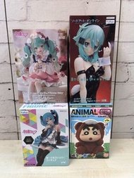 Figure 4盒售$200 包括：①刀劍神域可愛兔女郎詩乃 ②蠟筆小新青蛙造型  ③初音黑星紅白杯麵座 ④初音花仙子杯麵座