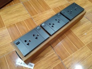 บล็อคพ่วงไม้สัก Schneider ชไนเดอร์ ชนิด 2 4 6 ช่องเสียบแบบมีสวิตช์ ปิด-เปิด แยกอิสระ มีทั้งแบบรวมสาย