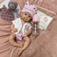 13 นิ้ว Bettie ซิลิโคน Reborn ตุ๊กตาเปิดปากและ 2 ชุดเสื้อผ้า Handmade ทาสีผิวกันน้ํา Reborn ตุ๊กตาสา