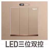 ปลั๊กและสวิตช์ LeGrand Rose Gold Five-Hole Three-Plug Wall Power Panel Mounted in Dark Eighty-Six Br