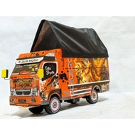 miniatur truk oleng/Naruto/miniatur truk kayu/miniatur truk remot