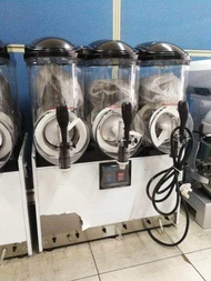 3 TUBS SLUSH SLURPEE MACHINE