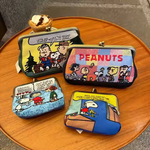 Japanese Cartoon Snoopy Embroidered Kiss Lock Purse Portable Pouch For Lipstick Earphone Card Power 