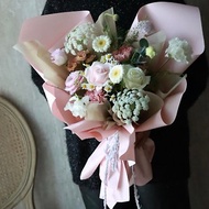 人間溫柔 粉色系 康乃馨 玫瑰 鮮花花束/限台中地區