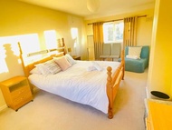 St Ives, King Bed Cosy home, parking, fast Wi Fi