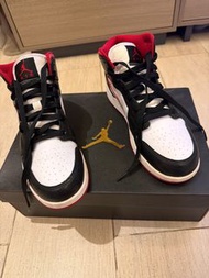 Nike Air Jordan 1 Mid 黑白紅
