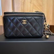 Chanel  黑色核桃金球長盒子