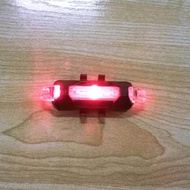 USB แบบชาร์จได้จักรยานไฟท้ายสกู๊ตเตอร์ไฟ4โหมดกลับขี่จักรยาน LED กระพริบหมวกนิรภัย Night ขี่ความปลอดภัยไฟสัญญาณเตือนอุปกรณ์รถจักรยาน