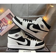 NIKE AIRJORDAN AJ1 BLACK/WHITE HIGH TOP SNEAKERS