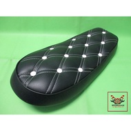YAMAHA SR400 SR500 -- "BLACK" COMPLETE SEAT with "WHITE" STITCH and PIN // BLACK Sewn with Rice Patt