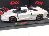 Hot Wheels 1/18 Elite Fine Edition Ferrari Enzo Ferrari Enzo FXX Pearl White