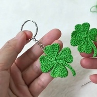 4-leaf lucky grass keychain