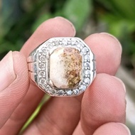 Albino Reading Stone Ring