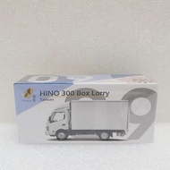 Tiny HINO 300 貨車 白