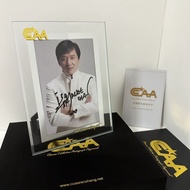 Jackie Chan's autographed photo/accompanied by CCAA official certification/CCAA exquisite photo fram