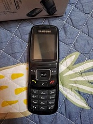 Samsung Eldery Mobile Phone ，老人家手機電話  全新f
