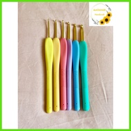 Jarum kait Jepun 2mm to 10mm Ergonomic Crochet Hook and Yarn Needle Set Soft Grip Handle Rubber