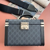 ::GUCCI:: Black GG Supreme canvas 黑緹花手提斜背箱型包 化妝箱包