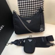 Brand new PRADA Re-Edition 2005 三合一 黑色再生尼龍