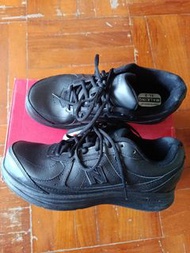 New Balance MW577BK 黑色步行鞋