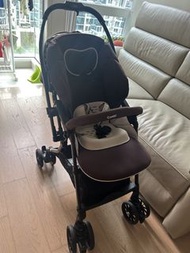 Combi Neyo Auto 4Cas 嬰兒手推車