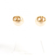 全新☆ Valentino Garavani Garavani V-logo 珍珠耳環，金色，附盒子和防塵袋，義大利製造，女士款。