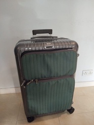 Rimowa Essential luggage Salsa deluxe 30 inch