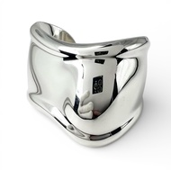 成色極佳 ▲ TIFFANY&Co. Tiffany Elsa Peretti AG925 小號骨形手鐲，左手款，銀色，附原廠盒和防塵袋，義大利製造，重 46.0 克，女士款