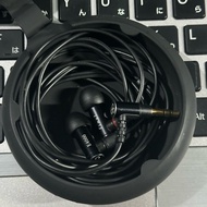 Genuine Final E4000 headphones likenew