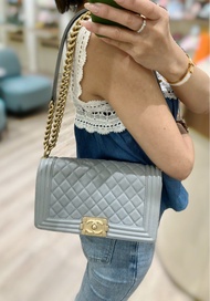 Chanel Boy Chanel 手袋 灰色