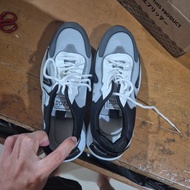 Running shoes size 43