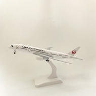 BOEING B787 STATIC PLANE MODEL - JAPAN AIRLINES 18CM WITH WHEELS