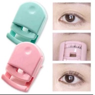 MATA Eyelash Curler/ Eyelash Curler Mini Portable Eyelash Curler / Eyelash Curler