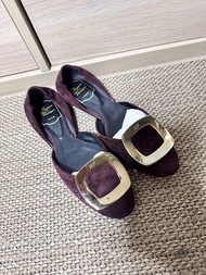 Roger Vivier 勃根地紅麂皮平底鞋金色方扣