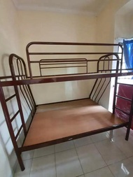 Ranjang Besi Metabe 2 Tingkat (Bekas)