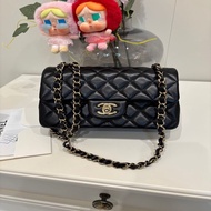 Chanel mini flap bag A69900 20cm classic flap 黑色羊皮金扣100%Authentic, 98%New