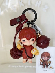 พวงกุญแจห้อยตัวละครเริงร่า Hirono พวงกุญแจห้อยหนังแท้พร้อมลูกปัดพวงกุญแจ POP MART the Other One ของเ