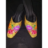 Kasut Manik Nyonya Traditional Hand Made/Peranakan Beaded Shoes