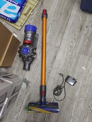 Dyson V8